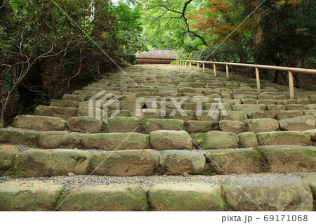 室生寺の石の階段 室生寺の石の階段 69171068