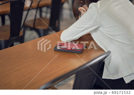 セミナー　女性 69171532