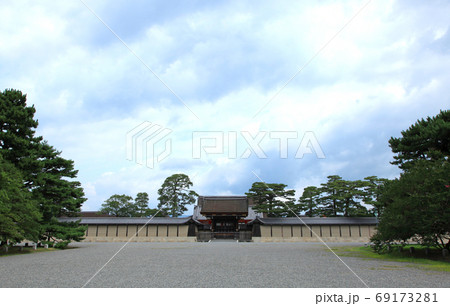 京都御所の御門 69173281