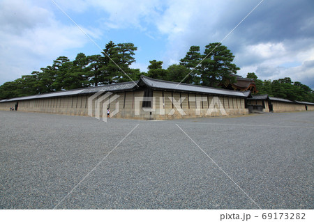 京都御所の築地塀 69173282