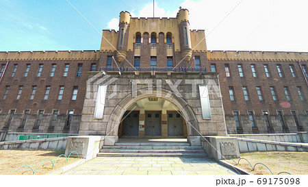 大阪城公園の旧大阪市立博物館(ミライザ大阪城入居前の2013年1月撮影) 大阪城公園の旧大阪市立博物館(ミライザ大阪城入居前の2013年1月撮影) 69175098