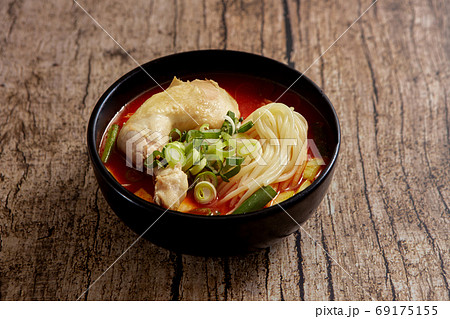 韓国の麺料理 タッポックンタン麺 韓国の麺料理 タッポックンタン麺 69175155