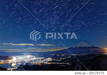 富士山・星空と河口湖の花火 69176170