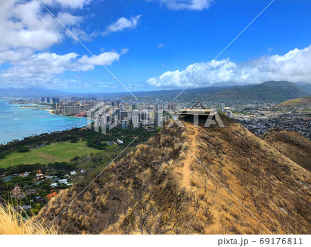 ダイアモンドヘッドから見たホノルル市街 ダイアモンドヘッドから見たホノルル市街 69176811