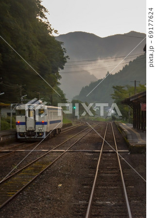 肥薩線からの車窓風景　 69177624