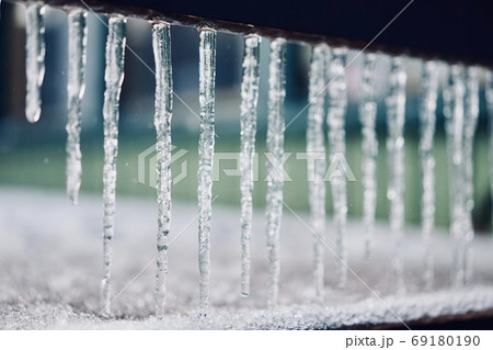 つらら 氷柱 ツララの写真素材