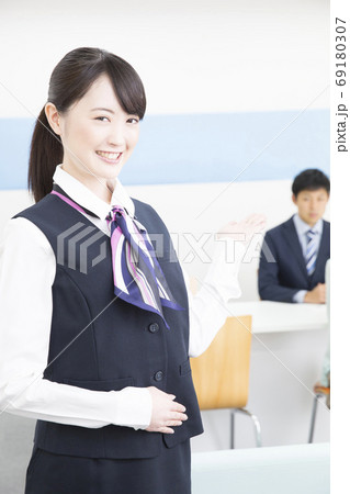 携帯ショップ店員ポートレート 69180307