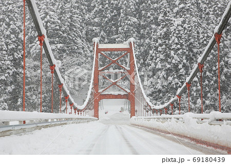 豪雪・国道156号冬【富山県南砺市】 豪雪・国道156号冬【富山県南砺市】 69180439