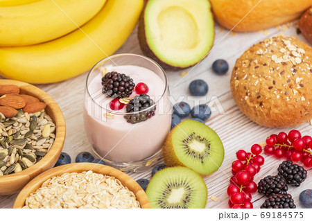 Fruit and Bread Whole grains and nuts, yogurt mix with Cherry 69184575