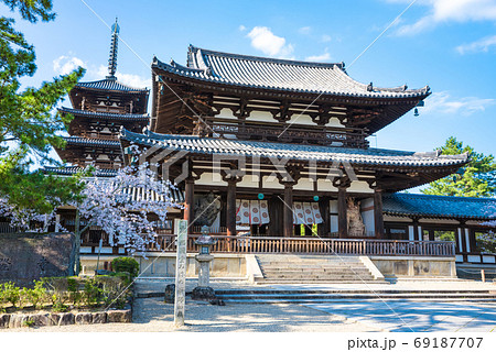 法隆寺 中門と五重塔 春 (奈良県生駒郡斑鳩町) 2020年4月 法隆寺 中門と五重塔 春 (奈良県生駒郡斑鳩町) 2020年4月 69187707