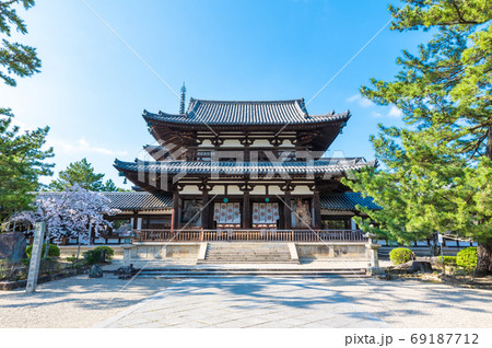 法隆寺 中門 春 （奈良県生駒郡斑鳩町） 2020年4月 69187712