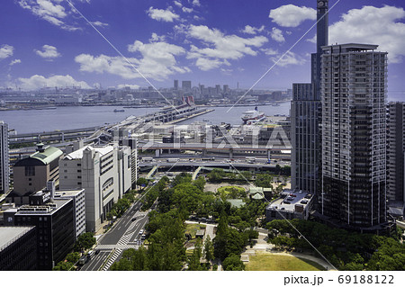 神戸　神戸市役所からポートアイランドを望む　兵庫県神戸市 69188122