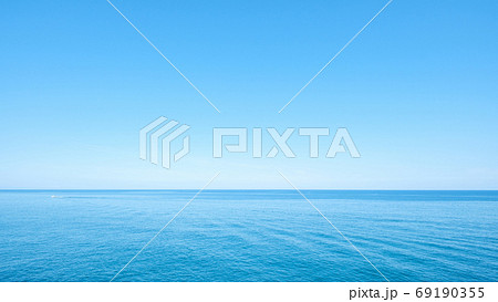 夏の日本海(新潟県糸魚川市にて) 夏の日本海(新潟県糸魚川市にて) 69190355