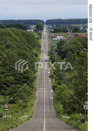 北海道　小清水　天に続く道ゴール地点 69190899