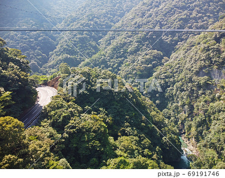 綾の照葉大吊橋の空撮 綾の照葉大吊橋の空撮 69191746