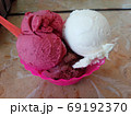 アイスクリーム 69192370
