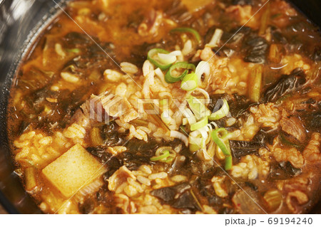 韓国料理 ユッケジャンクッパ 韓国料理 ユッケジャンクッパ 69194240