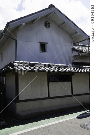 北国街道下戸倉・矢代間 千曲市柏王の旧家の街並 北国街道下戸倉・矢代間 千曲市柏王の旧家の街並 69194563