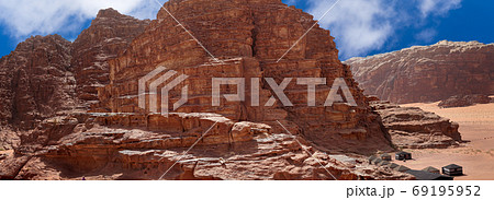 Panorama from the Wadi Rum nature reserve, Jordan 69195952