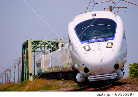 トラスト橋りょうと885系・白いソニック　 69195997