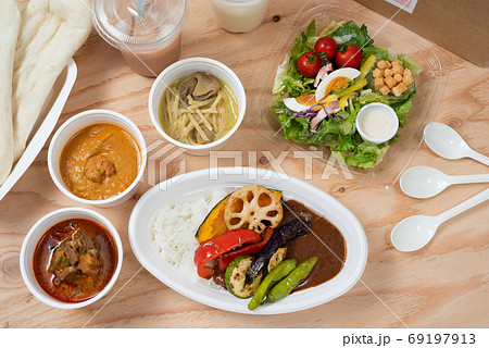 デリバリーのカレー　出前 69197913