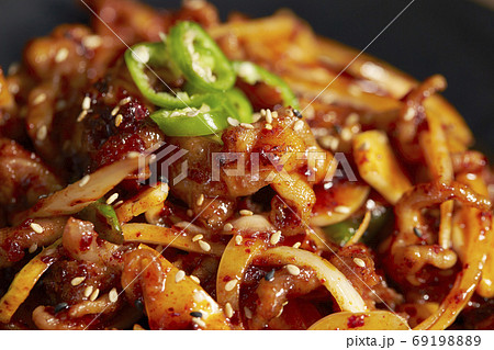 韓国料理タッパルポックム　鶏足の激辛炒め 69198889