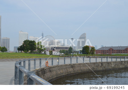 横浜、象の鼻からみなとみらい地区を見たところ 横浜、象の鼻からみなとみらい地区を見たところ 69199245