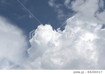 夏の雲、夕立前の入道雲 69200417