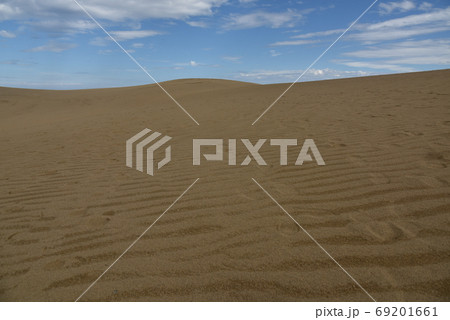 日本の鳥取砂丘の美しい風景 日本の鳥取砂丘の美しい風景 69201661