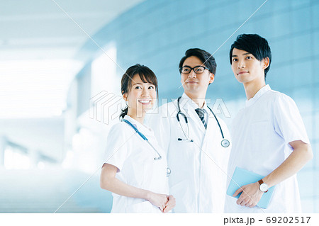 白衣　医療　男女 69202517