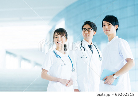 白衣　医療　男女 69202518