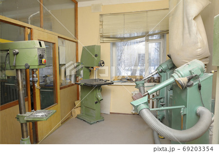Belt grinding machine, vertical band saw, pillar 69203354