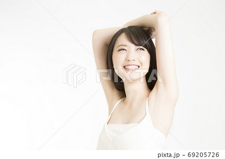 女性の脇 女性の脇 69205726