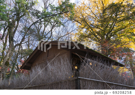 下賀茂神社内にある復元された鴨長明の方丈、京都府京都市左京区下鴨 69208258