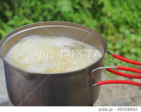 登山で作るラーメン 登山で作るラーメン 69208942