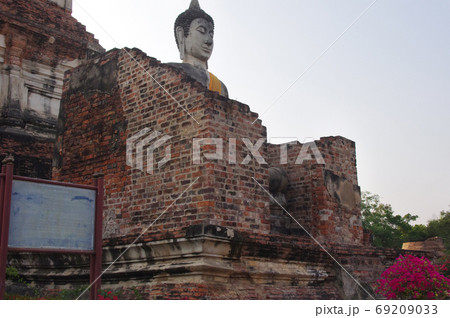 タイのアユタヤ遺跡の一つワット・ヤイ・チャンモンコンの大仏 69209033