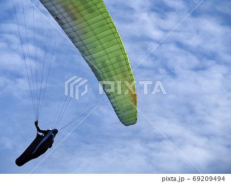 ネパール・ポカラ サランコットのパラグライディング Paragliding, Sarangkot 69209494