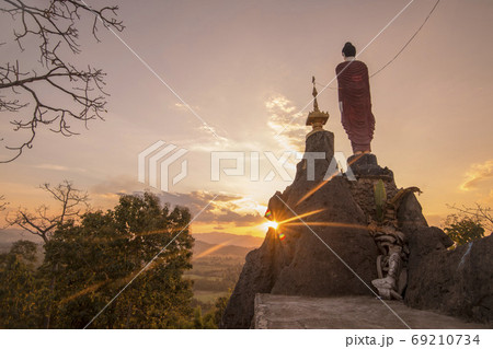 THAILAND MAE SOT TEMPLE SHRINE THAILAND MAE SOT TEMPLE SHRINE 69210734