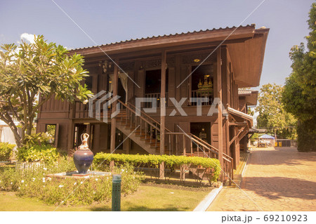 THAILAND TAK OLD TOWN TROG BAAN CHIN ALLEY THAILAND TAK OLD TOWN TROG BAAN CHIN ALLEY 69210923