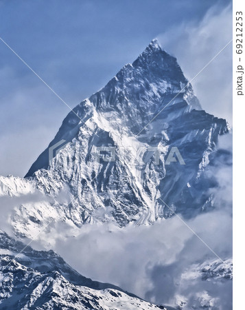 サランコットから望むヒマラヤの名峰マチャプチャレ Machapuchare, Nepal 69212253