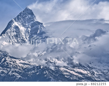 サランコットから望むヒマラヤの名峰マチャプチャレ Machapuchare, Nepal 69212255