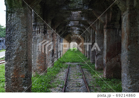 群馬県/ 古代遺跡を思わせる「旧太子駅」 69214860