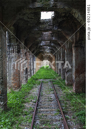 群馬県/ 古代遺跡を思わせる「旧太子駅」 69214861