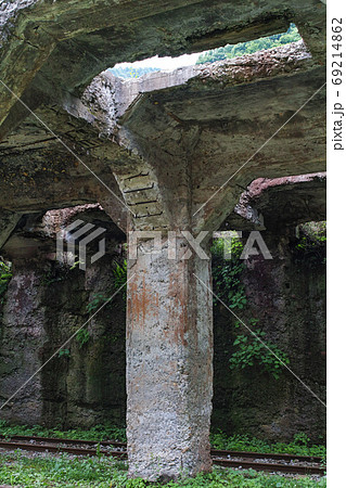 群馬県/ 古代遺跡を思わせる「旧太子駅」 69214862