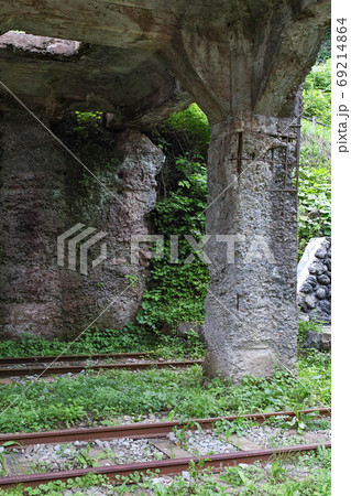群馬県/ 古代遺跡を思わせる「旧太子駅」 69214864
