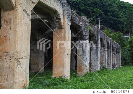 群馬県/ 古代遺跡を思わせる「旧太子駅」 69214873