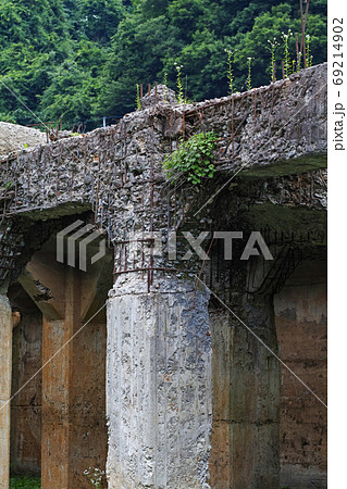 群馬県/ 古代遺跡を思わせる「旧太子駅」 69214902