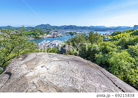 広島県尾道市　尾道水道と鼓岩 69215838