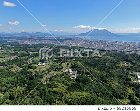 指宿スカイラインの上空から桜島を望む 指宿スカイラインの上空から桜島を望む 69215969