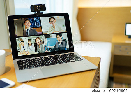 オンラインミーティング テレワーク web会議 ビジネスイメージ 69216862